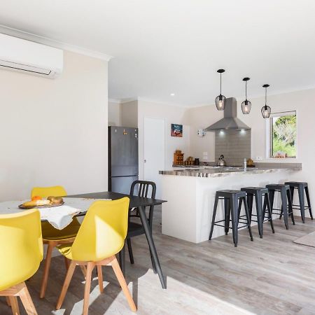 Modern Beach Break - Waihi Beach Holiday Home 외부 사진