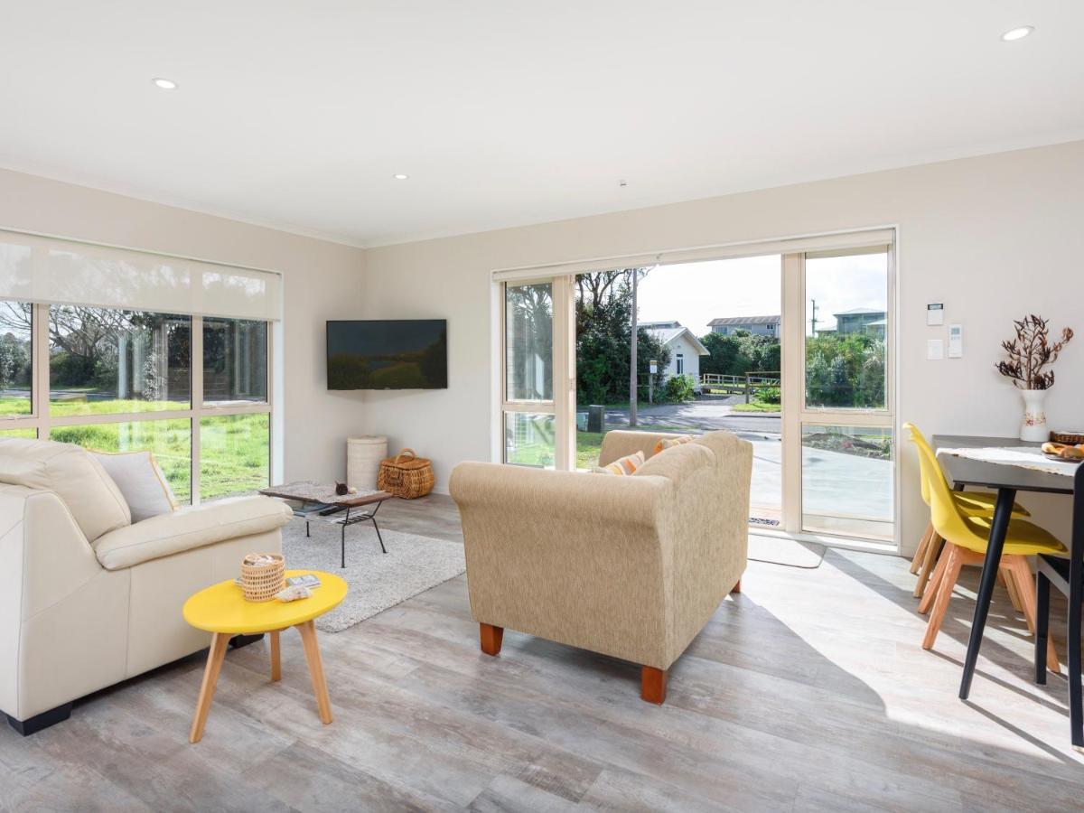 Modern Beach Break - Waihi Beach Holiday Home 외부 사진
