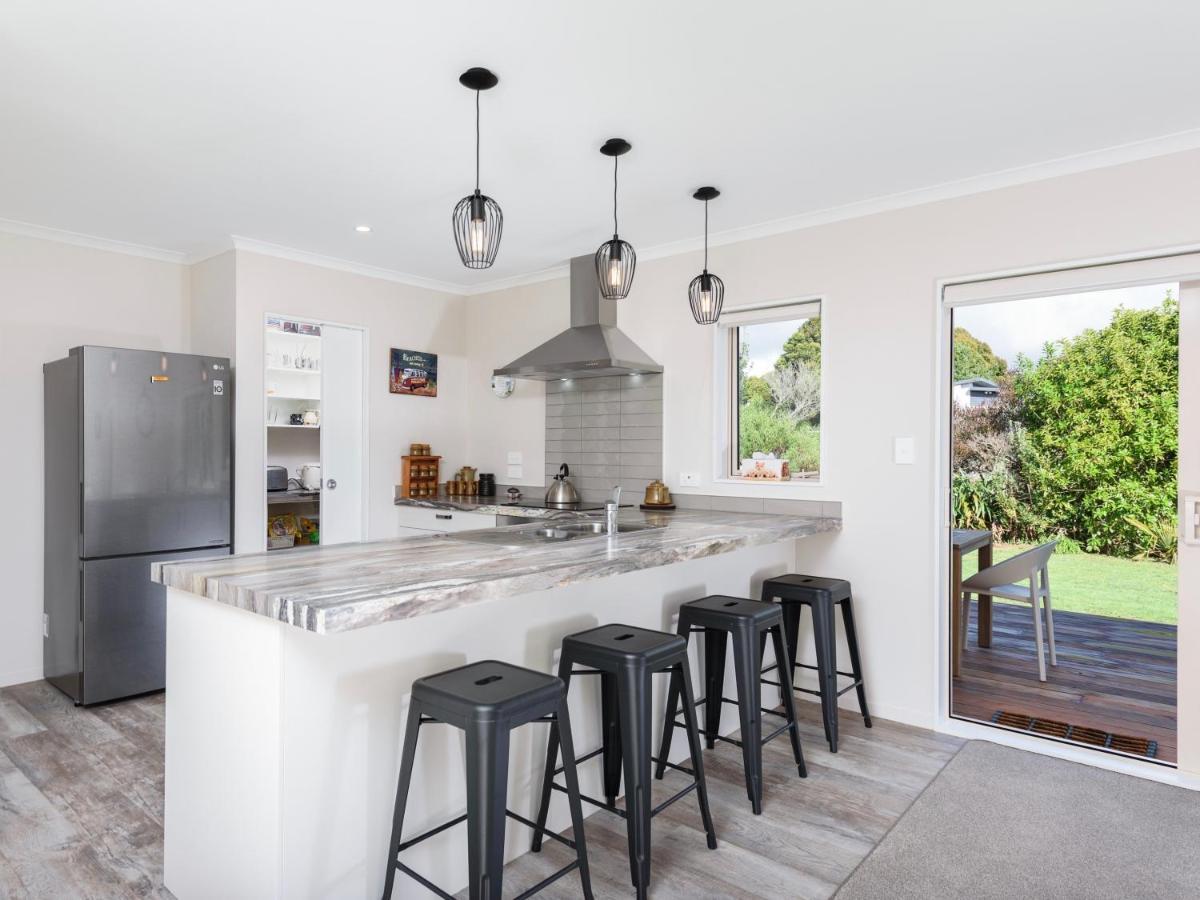 Modern Beach Break - Waihi Beach Holiday Home 외부 사진